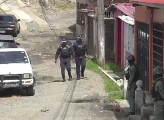 El adolescente recibió cinco impactos de bala en distintas partes de su cuerpo.