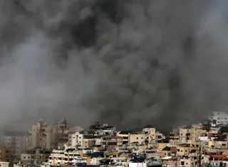 La orden de desplazamiento se centra en cuatro barrios densamente poblados en el corazón de los suburbios. Foto. EFE