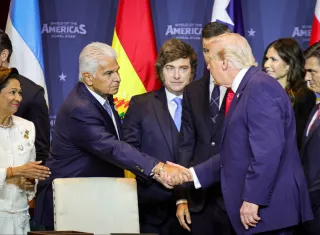 El presidente José Raúl Mulino saluda a su homólogo Donald Trump. Foto: Cortesía