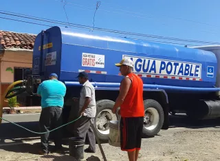 El alcalde detalló que actualmente se cuenta con una partida destinada para la construcción de tres nuevos pozos en Pedasí cabecera y dos en el corregimiento de Los Asientos. Foto. Thays Domínguez