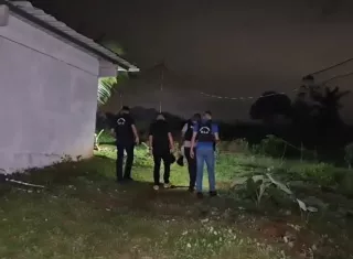 El hombre presentaba múltiples impactos de bala en diferentes partes del cuerpo, entre ellas la frente, la barbilla, el tórax y el glúteo izquierdo, de acuerdo con el informe preliminar.