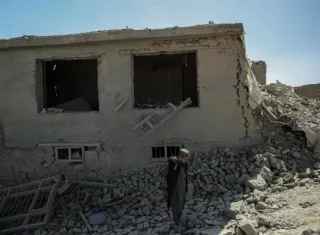 Según el Gobierno de facto afgano, aeronaves no tripuladas impactaron el cuartel de mando y otras instalaciones dentro de un complejo militar en Islamabad. Foto: EFE