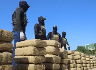 Patrullaje marítimo en Jaqué: Dos detenidos y embarcación asegurada con droga