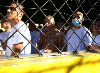 Foto de archivo de un grupo de reos en el Centro Penal de Seguridad de Chalatenango (El Salvador). EFE/ Miguel Lemus