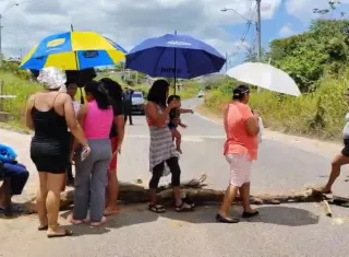 Los cierres de calle fueron esporádicos con el fin de permitir la circulación de los vehículos. Foto. Eric Montenegro