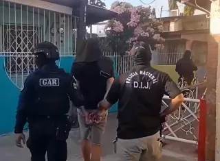El sospechoso fue retenido en el sector #18 de Veranillo.  /  Imagen: Captura de video PN 