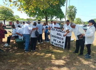 En una primera etapa, algunos exfuncionarios recibieron el pago correspondiente. Foto. Melquíades Vásquez