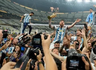 Argentina, último campeón de la Copa América, se iba a enfrentar a España, campeón de Europa. 