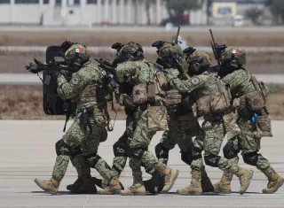 El Ejército Mexicano, realiza ejercicios de seguridad en las instalaciones del Campo Militar 37-A, ubicado en San Juan Teotihuacán, Estado de México. Foto: EFE