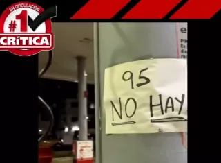 Estaciones de gasolina se quisieron pasar de juega vivos y no querían vender el combustible anoche. 