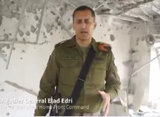 El Comandante Elad Edri, explica las operaciones ejecutadas contra Irán. Foto. @IDF