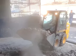 Trabajos en la subestación policial en San Miguel.