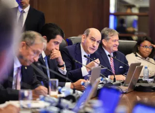 No hay aumentos de pasajes ni de luz y subsidio al gas se mantiene