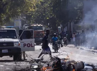 En la actualidad, gran parte de Puerto Príncipe se encuentra bajo el dominio de las bandas armadas, las cuales, según datos de Naciones Unidas, han expandido su dominio hacia otros departamentos del país como Centro y Artibonito . Foto. Efe. Archivo