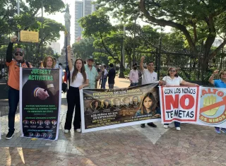 Grupos religiosos protestan en Ecuador contra cambio de género en adolescentes