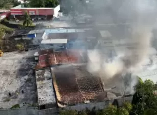 Unas 48 horas después del incendio en Río Abajo, ahora otro fuego en Villa Grecia.  de 