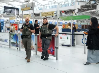 Crisis en aeropuertos por histórico cierre del Departamento de Seguridad