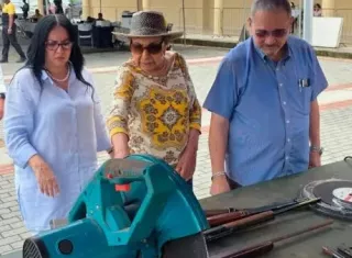 “Quitarle de las manos el arma a alguien con malas intenciones y darle algo a cambio, no hay nada más efectivo hasta ahora”, subrayó la gobernadora Mayín Correa. 