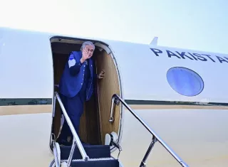 El canciller dePakistán, Ishaq Dar, informó que Islamabad y Pekín exigen asimismo "permitir la entrada de ayuda humanitaria a todas las zonas afectadas por la guerra". Foto. EFE