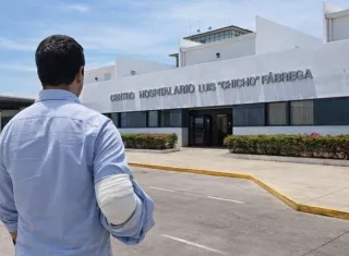 La víctima llegó por sus propios medios hasta el hospital regional. /  Imagen ilustrativa: IA Copilot