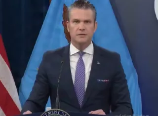 EE.UU. intensifica ataques y revela visita secreta de Pete Hegseth