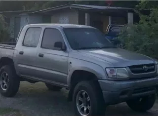 Va a diálisis y le roban el carro en la CSS