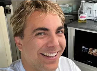 Cristian Castro está por terminar la escuela a sus 51 años