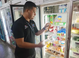 Venden comida vencida como si nada: más de 23 mil irregularidades