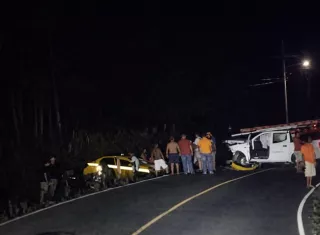 La colisión tuvo lugar en una parte de la vía que tiene una pequeña curva. / Foto: Eric Montenegro