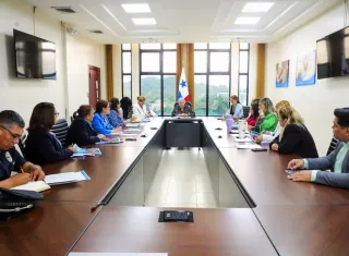 Mides acuerda plan para reforzar protección de niños vulnerables