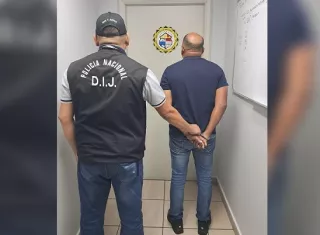 Desde 2025 era buscado por un caso de droga y lo pescaron en el aeropuerto