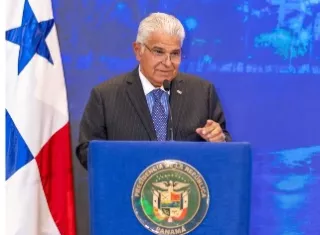 El presidente José Raúl Mulino participó la noche del miércoles de la toma de posesión de la nueva junta directiva de la Cámara de Comercio. 