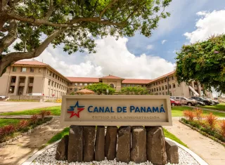 Sellan convención en el Canal con mejoras salariales