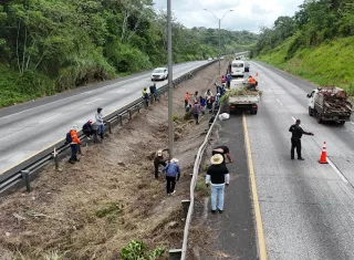 Jornada de limpieza en la vía Centenario reúne a 100 voluntarios