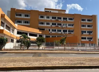 Hasta la semana epidemiológica número 13, este centro hospitalario reporta 30 personas hospitalizadas, una cifra que triplica la cantidad de pacientes internados para la misma fecha del año 2025, cuando se contabilizaron 11 casos.