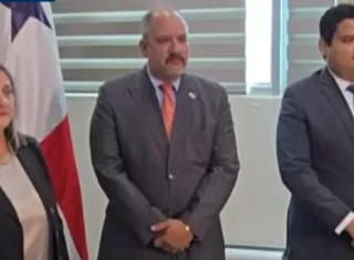 La nueva Defensora del Pueblo, Angela Russo confirmó que este jueves iniciará el proceso formal de transición en la sede principal de la institución, junto al defensor saliente Eduardo Leblanc