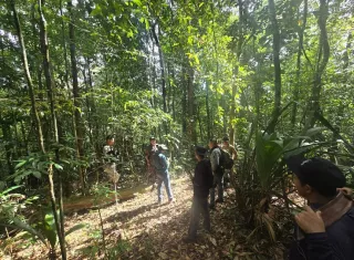 Como parte del levantamiento técnico, se procedió a la marcación de puntos estratégicos mediante coordenadas geográficas, lo que permitirá mejorar la planificación, señalización y gestión integral del área. Foto. Cortesía