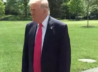 El presidente Donald Trump, antes de viajar a Las Vegas, dijo que  han recibido mucha ayuda del gobierno de Pakistán en las negociaciones. Foto. @The White House