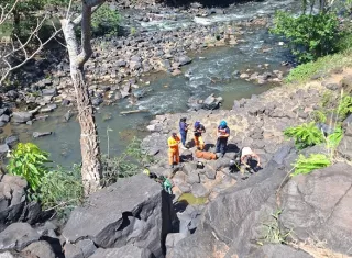 Buzos recuperan cadáver de menor de 13 años en cascada donde desapareció