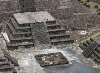 Vuelve la actividad en Teotihuacán tras tragedia que dejó una turista muerta
