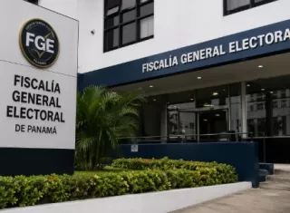 La Fiscalía Electoral advierte sobre campañas adelantadas y el uso de recursos del Estado, recordando que son delito electoral con sanciones.