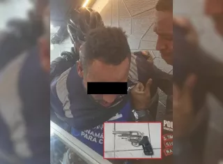 El sospecho fue aprehendido y conducido por las unidades municipales.  /  Foto: Oro de Ofir