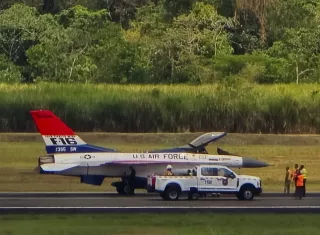 Falla en vuelo obliga a F-16 de EE.UU. a aterrizar de emergencia en Tocumen