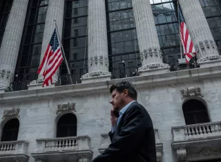 Los analistas señalaban el impacto de un artículo de The Wall Street Journal, que indica que OpenAI, que no cotiza en bolsa y no está obligada a divulgar sus cuentas, no cumplió sus metas internas de usuarios e ingresos de ChatGPT a finales del año pasado. Foto. EFE