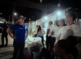 El operativo sigue su curso bajo los protocolos establecidos, cuidando tanto la seguridad como el bienestar de todas las involucradas.