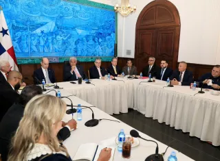 Durante la reunión, el mandatario y los diputados revisaron el avance de proyectos enfocados en dar respuesta a situaciones que siguen sin resolverse del todo