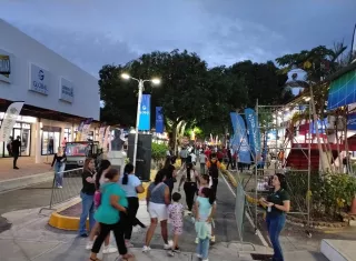 La feria, que se desarrolla en La Villa de Los Santos, se extenderá hasta el 3 de mayo, ofreciendo a los visitantes una combinación de tradición, cultura, entretenimiento y conocimiento. Foto. Thays Domínguez