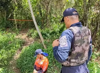 El cuerpo del anciano fue hallado entre arbustos y muy cerca de un enjambre de abejas africanizadas.  /  Foto: Eric Montenegro