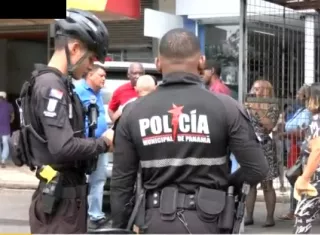 Alcaldía retira estructuras en la 5 de Mayo y buhoneros reclaman falta de aviso