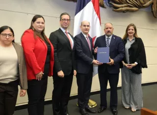 Panamá busca cambiar reglas fiscales para atraer inversión y evitar listas 